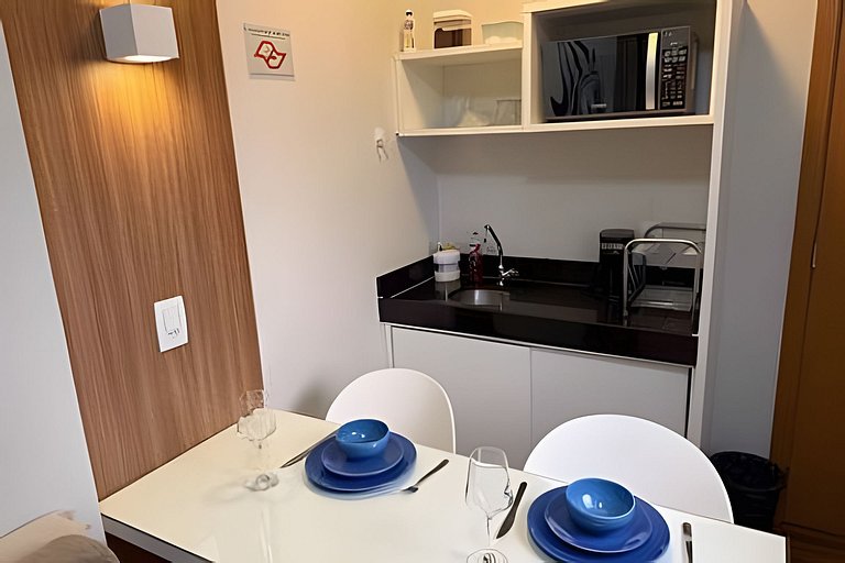 Flat no S4 c/ piscina e academia próximo ao metrô
