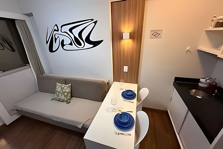Flat no S4 c/ piscina e academia próximo ao metrô
