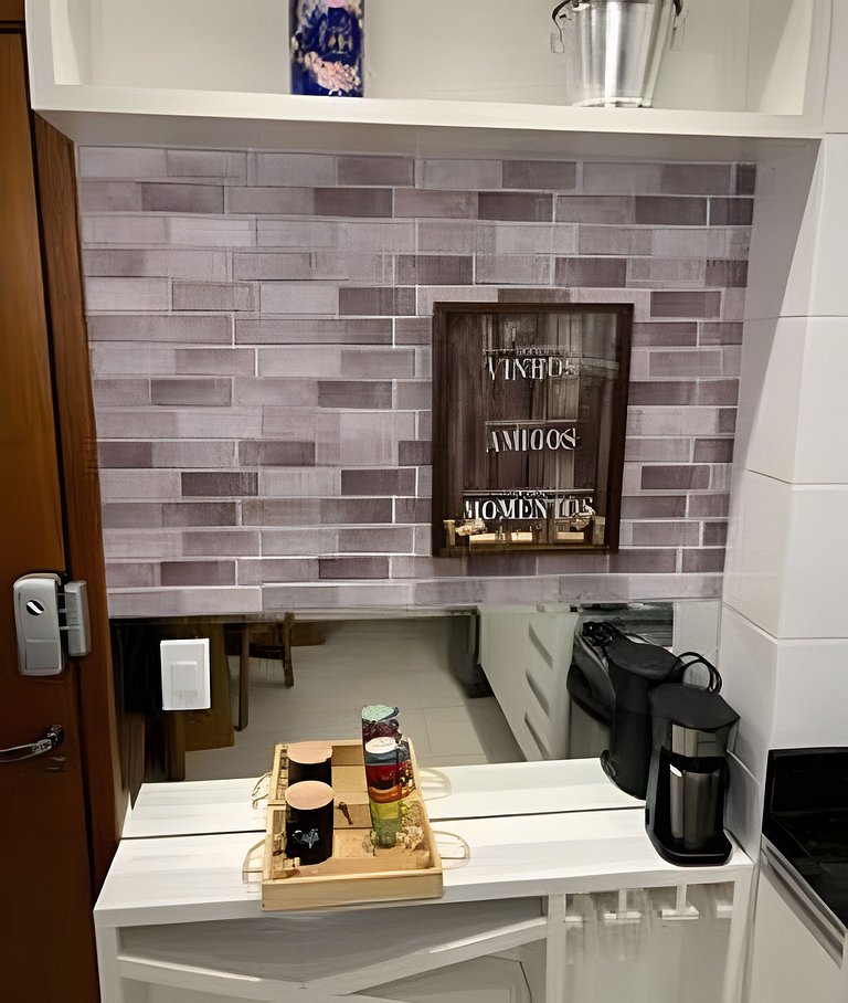 Ótimo Apto com shopping e piscina
