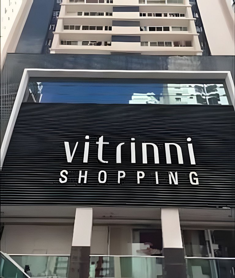 Ótimo Apto com shopping e piscina