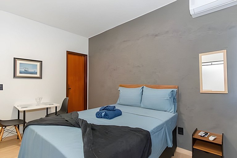 Studio bem localizado com vista livre e a/c