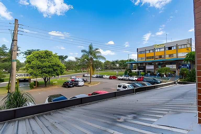 Studio bem localizado com vista livre e a/c