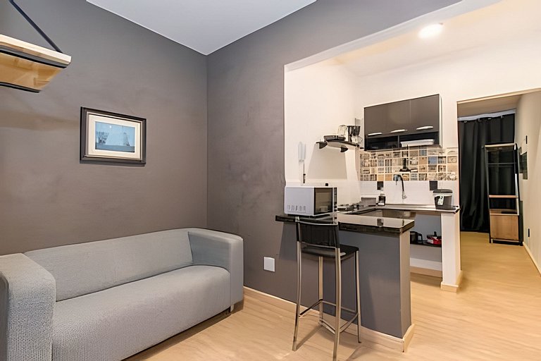 Studio bem localizado com vista livre e a/c