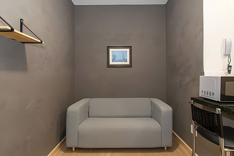 Studio bem localizado com vista livre e a/c
