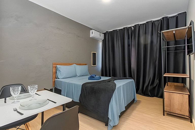 Studio bem localizado com vista livre e a/c