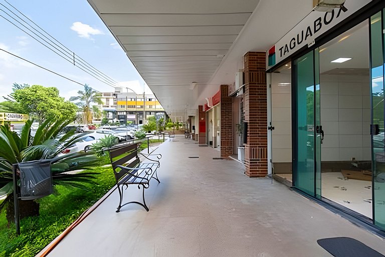 Studio bem localizado com vista livre e a/c