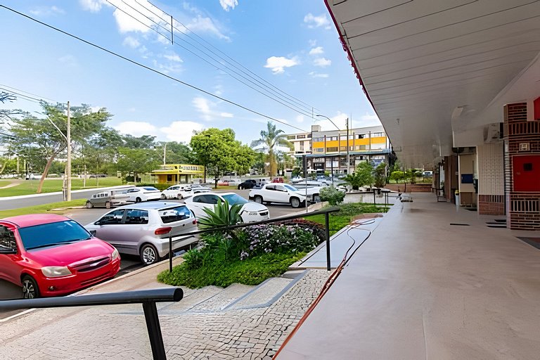 Studio bem localizado com vista livre e a/c