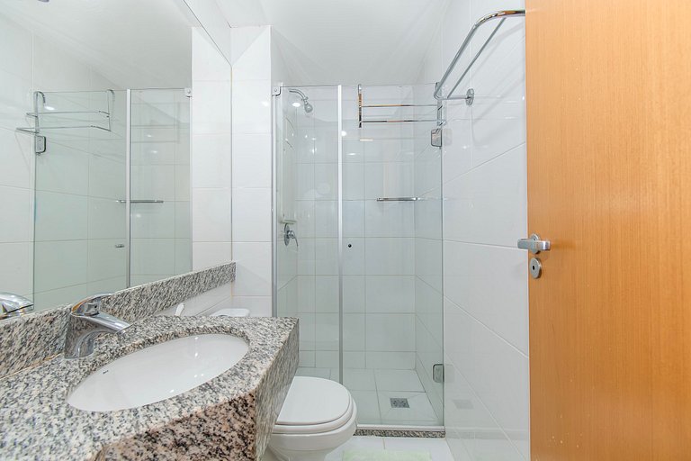 Flat no S4 c/ piscina e academia próximo ao metrô