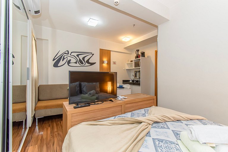 Flat no S4 c/ piscina e academia próximo ao metrô